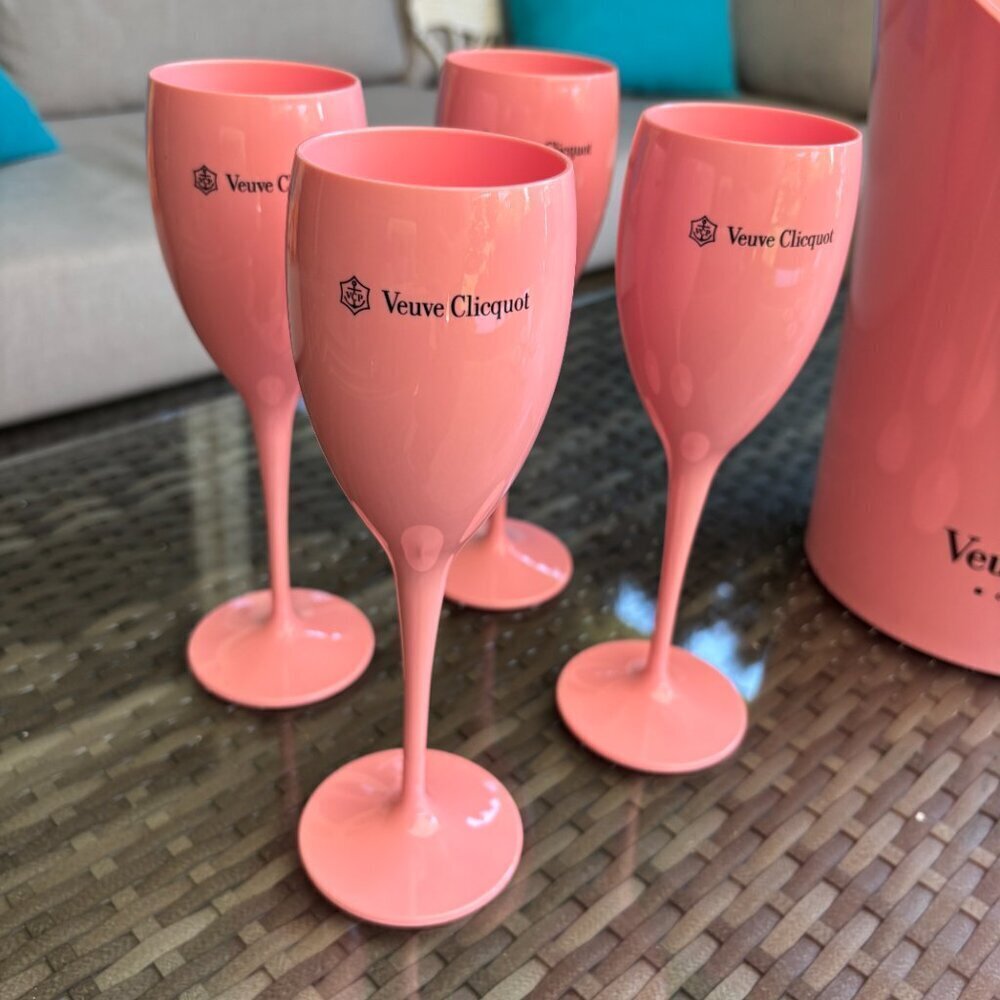 *NEW* Veuve Clicquot Set - 1 Pink Champagne Bucket & 8 Pink Flutes - Picture 3 of 5